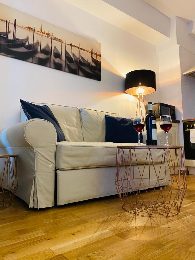 Downtown Studio Lägenhet Cluj-Napoca Exteriör bild
